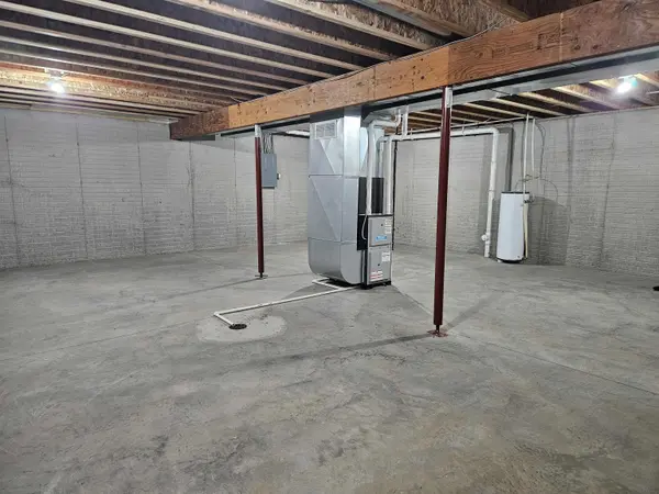 124 N Broadway ST, Toledo, IA 52342