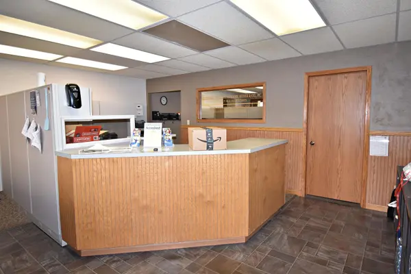 14 E Charles ST, Oelwein, IA 50662