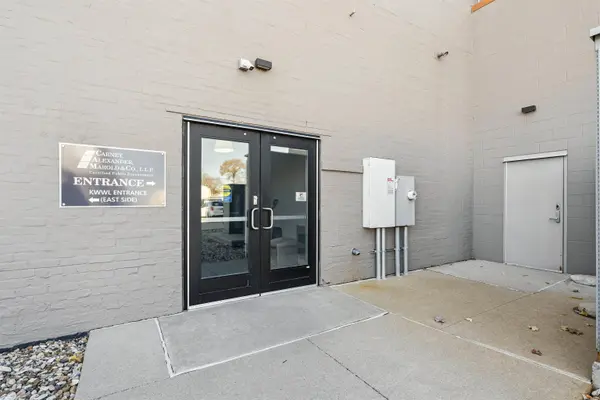 511 E 5th ST #300, Waterloo, IA 50703