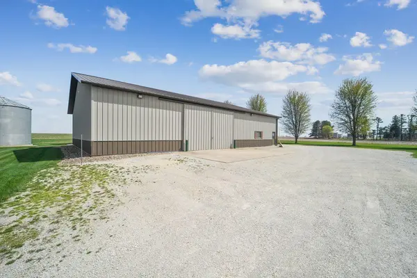 10554 N AVE, Maynard, IA 50655