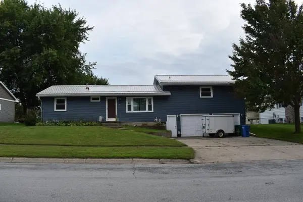 221 PRESTIEN  DR, Denver, IA 50622