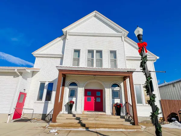 110 W Main ST, Ossian, IA 52161