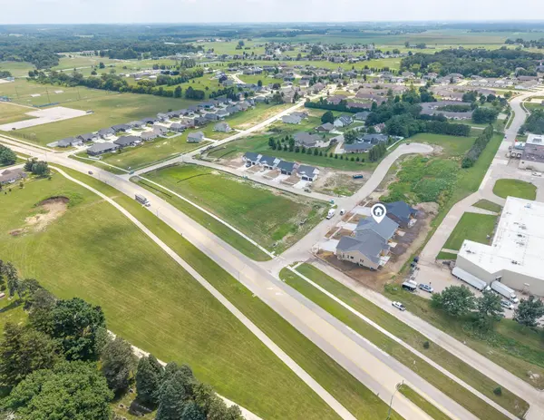 1208 Rock Ridge CIR, Waverly, IA 50677