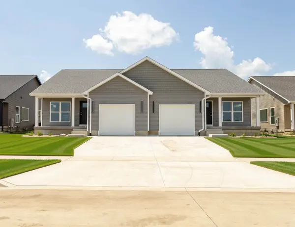 1208 Rock Ridge CIR, Waverly, IA 50677