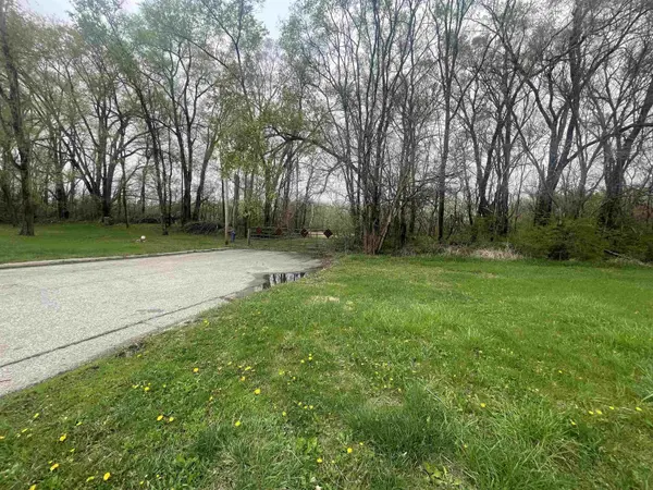 Lot 40 Cloverdale AVE, Waterloo, IA 50703