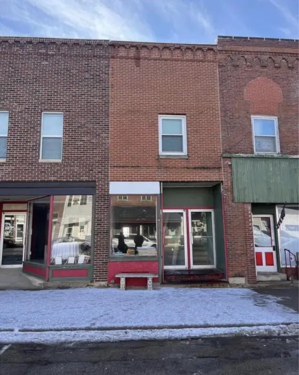 110 W Mission ST, Strawberry Point, IA 52076
