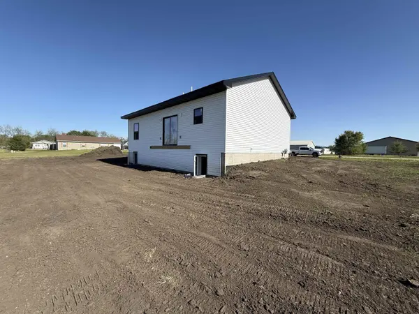 849 Hunter DR, Evansdale, IA 50707