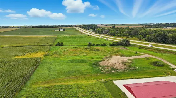 11.55 S Highway 63, Denver, IA 50622