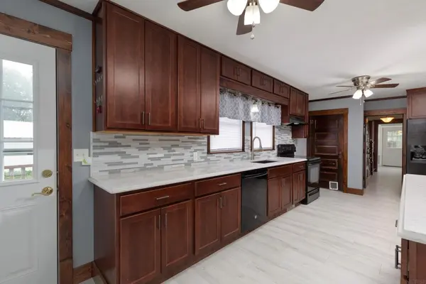 1245 Hawley ST, Jesup, IA 50648