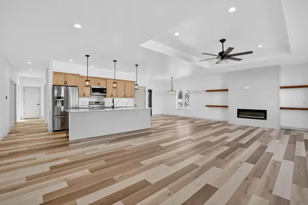522 Sands AVE, Janesville, IA 50647
