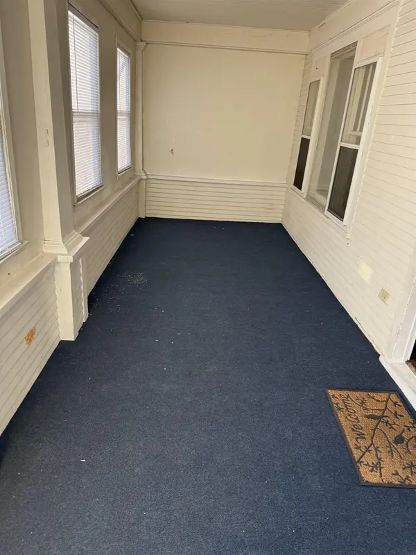 120 Conger St, Waterloo, IA 50703