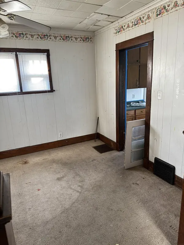 120 Conger St, Waterloo, IA 50703