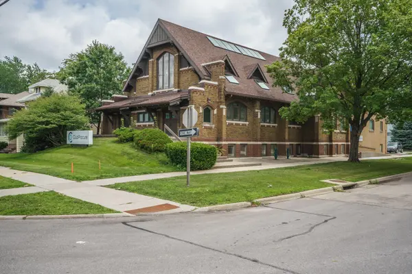 1225 W 4th ST, Waterloo, IA 50702