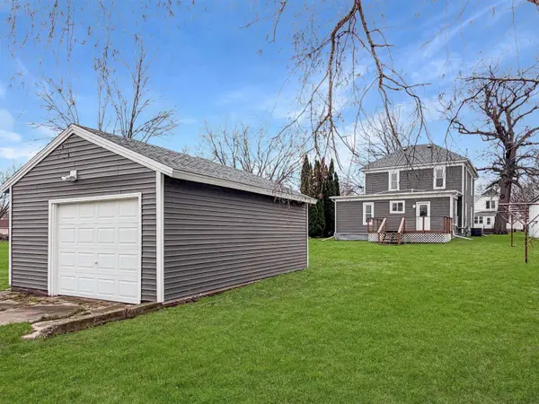 614 1st ST, Traer, IA 50675