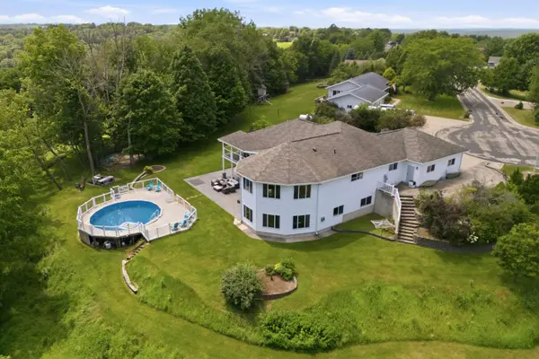 214 Eagle DR, Mcgregor, IA 52157