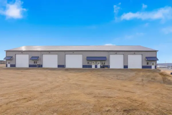 1650 Commercial Dr #203, Cedar Rapids, IA 52401