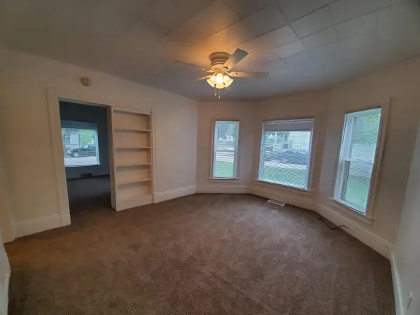 2115 Walnut ST, Cedar Falls, IA 50613