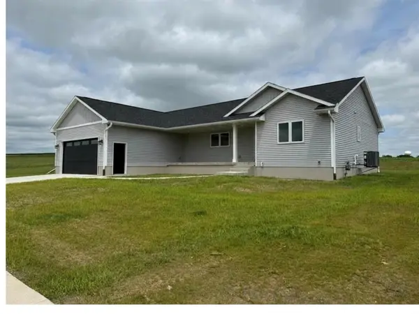 1513 Prairie DR, Grundy Center, IA 50638