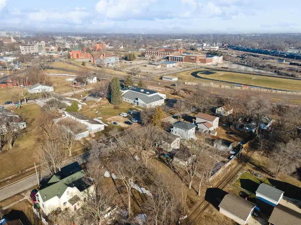 Irving ST, Waterloo, IA 50703