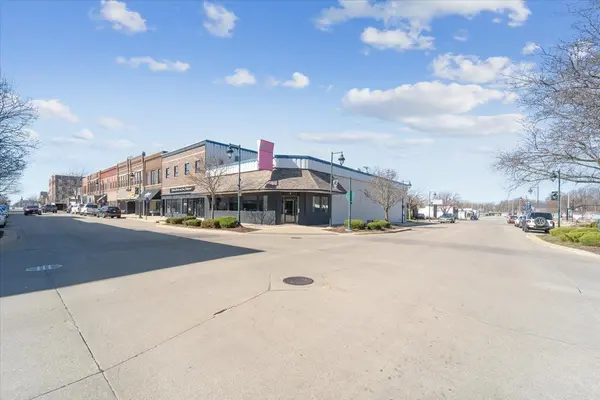 2 S Frederick, Oelwein, IA 50662