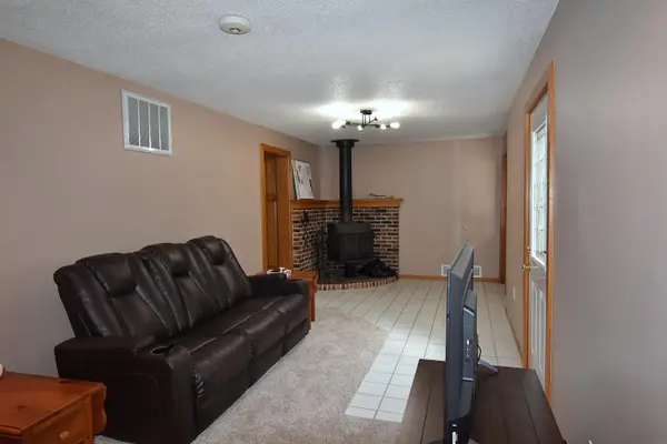 806 9th Ave. S.W., Independence, IA 50644