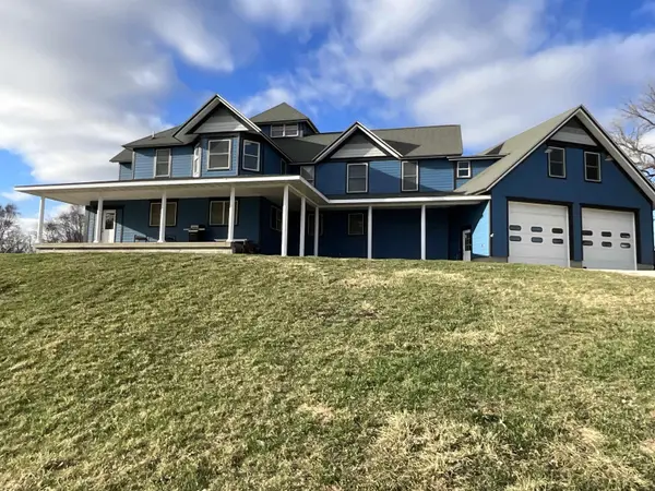 7336 Great River RD, Clermont, IA 52135