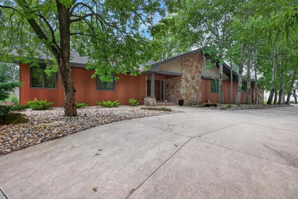 3538 Inverness RD, Waterloo, IA 50701