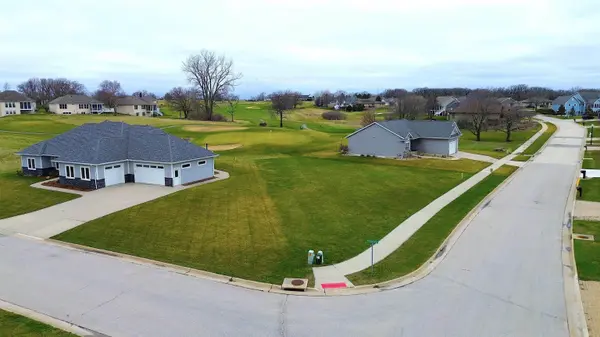 145 Eagle Ridge Dr., Waverly, IA 50677