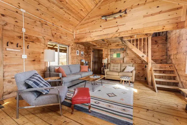 1878 Trophy Run LN, Harpers Ferry, IA 52146