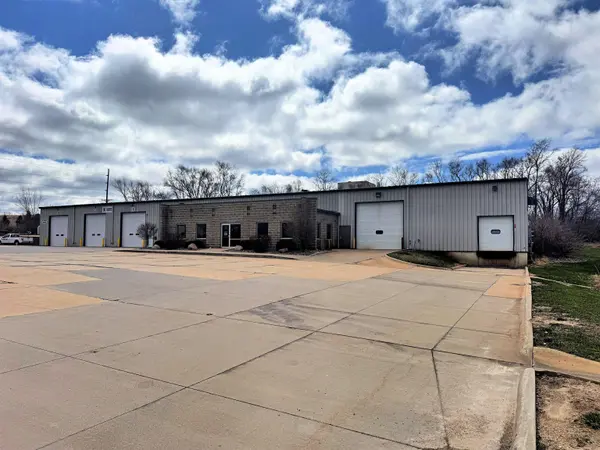 5658 Westminster DR, Cedar Falls, IA 50613
