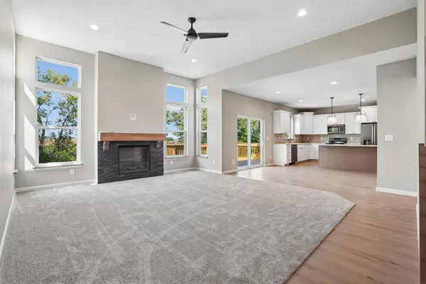 5429 Fernwood DR, Cedar Falls, IA 50613