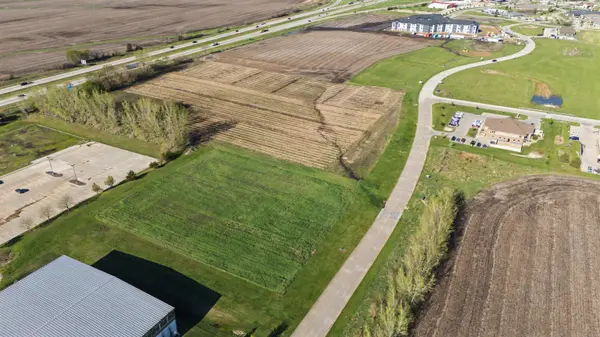 +/- 12.23 Acres Tower Park DR, Waterloo, IA 50701