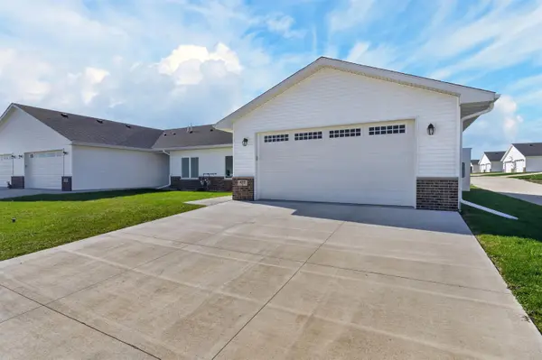 455 Autumn LN #6, Cedar Falls, IA 50613
