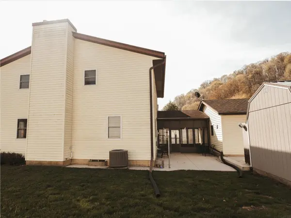 202 SW 2nd ST, Elkader, IA 52043