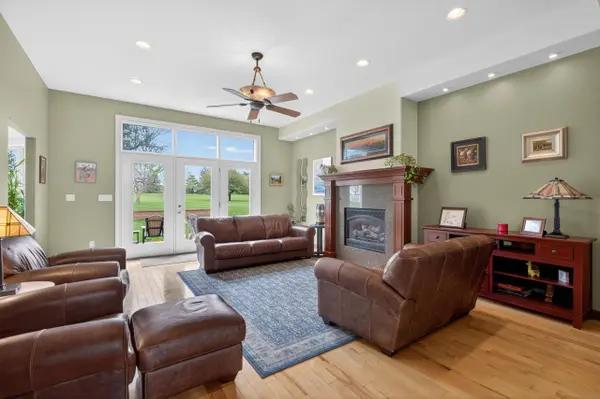 5025 South Fork LN, Waterloo, IA 50701