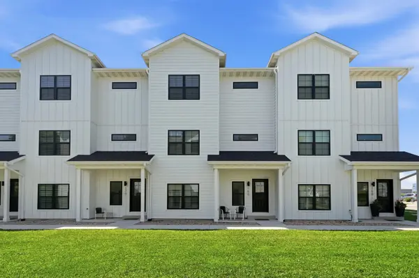 160 S 15th ST, Clear Lake, IA 50428