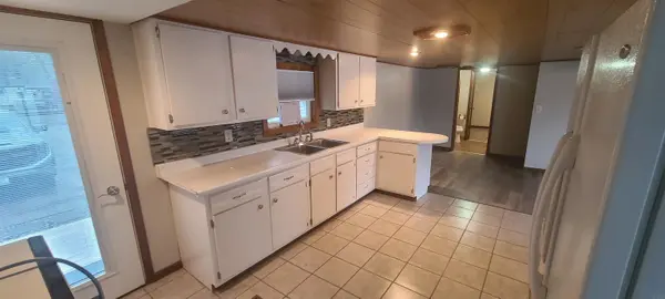 420 River View RD, Guttenberg, IA 52052
