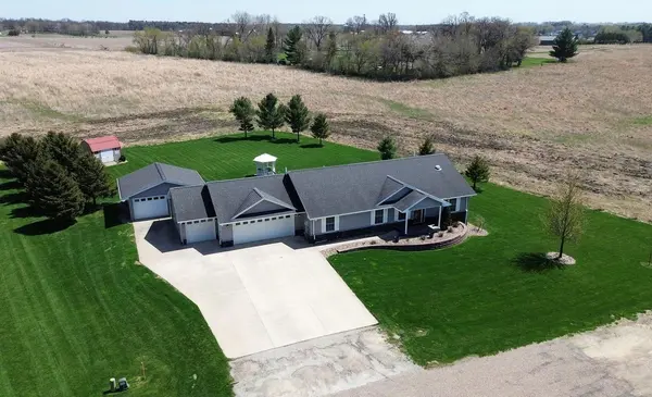 1210 N Walnut ST, Sumner, IA 50674