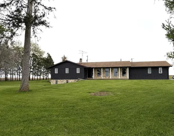 329 Wren AVE, Ackley, IA 50601