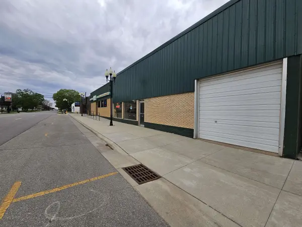 920-924 Parriott ST, Aplington, IA 50604