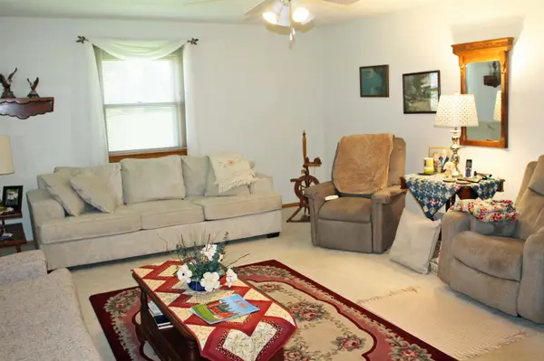 2229 Larrabee AVE, Waverly, IA 50677