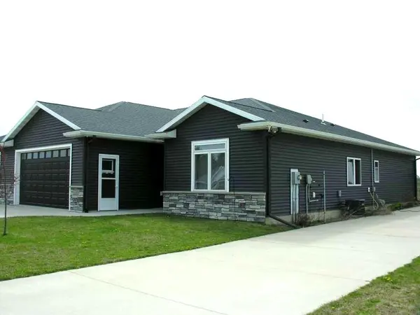 530 S Randolph ST, Stacyville, IA 50476