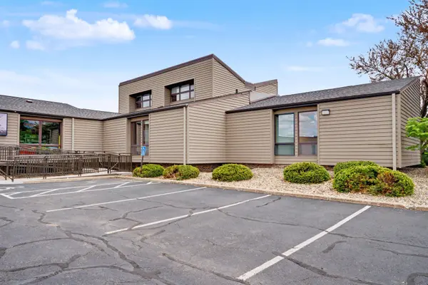 3151 BROCKWAY RD #126, 128,131,133, 135-140, Waterloo, IA 50701