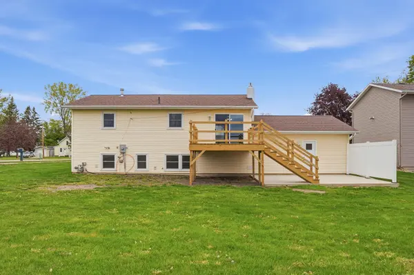 1 S Western AVE, New Hampton, IA 50659