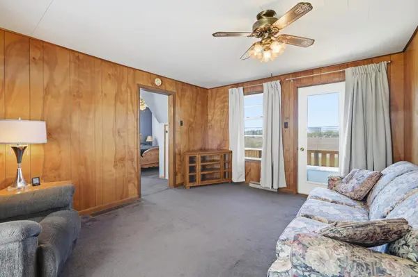 2082 Jamestown Ave, Independence, IA 50644