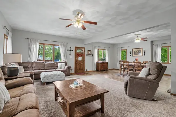 704 2nd Ave SE, Dyersville, IA 52040