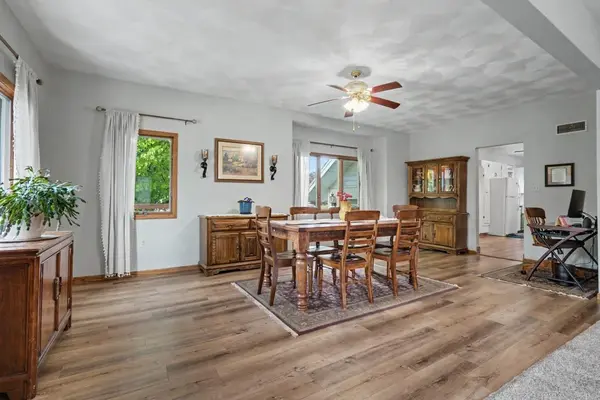 704 2nd Ave SE, Dyersville, IA 52040