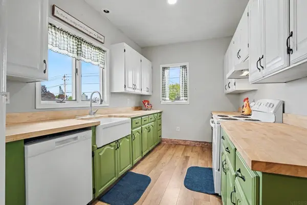 704 2nd Ave SE, Dyersville, IA 52040