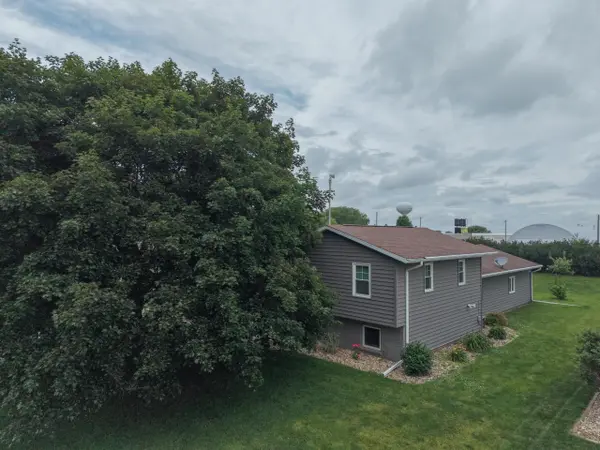1509 Cantebury CIR, Grundy Center, IA 50638