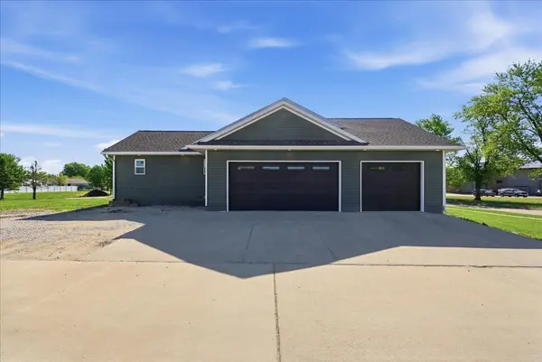 123 Carroll BLVD, Dunkerton, IA 50626